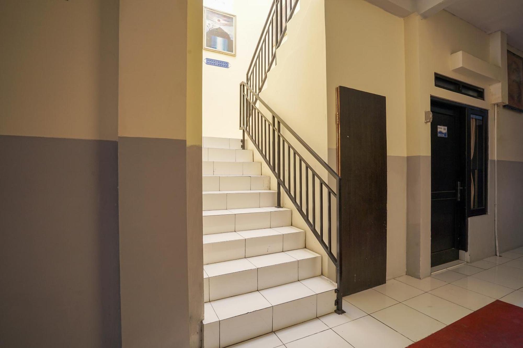 Hotel O Seturan Near Hartono Mall Yogyakarta Formerly Maleo Kostel Kejayan Kültér fotó