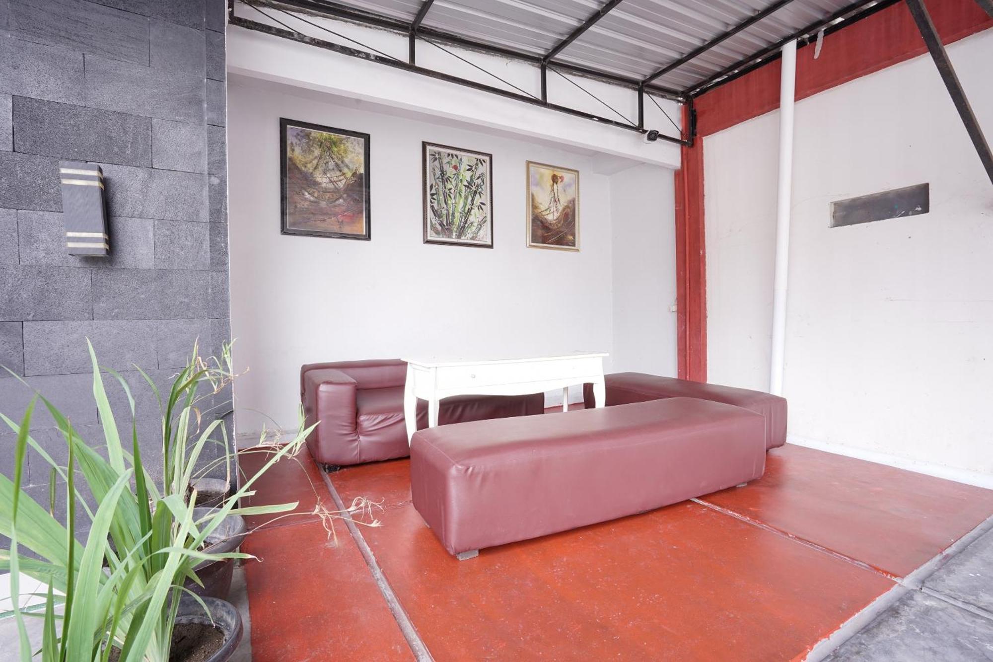 Hotel O Seturan Near Hartono Mall Yogyakarta Formerly Maleo Kostel Kejayan Kültér fotó