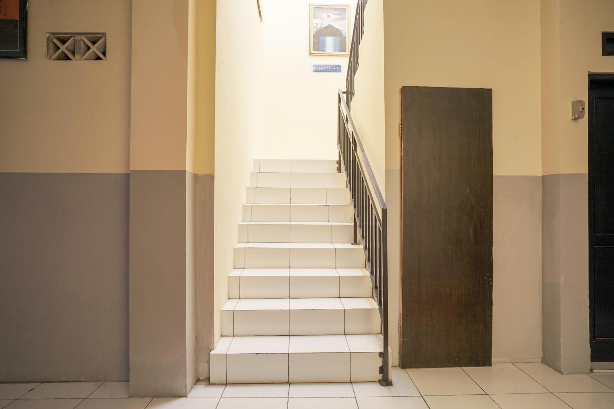 Hotel O Seturan Near Hartono Mall Yogyakarta Formerly Maleo Kostel Kejayan Kültér fotó
